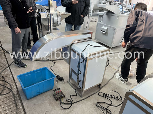 500 kg/h Kapazität Handelsmaschine für Gemüse, Kartoffeln und Pommes de France von Zibo Unique Machinery